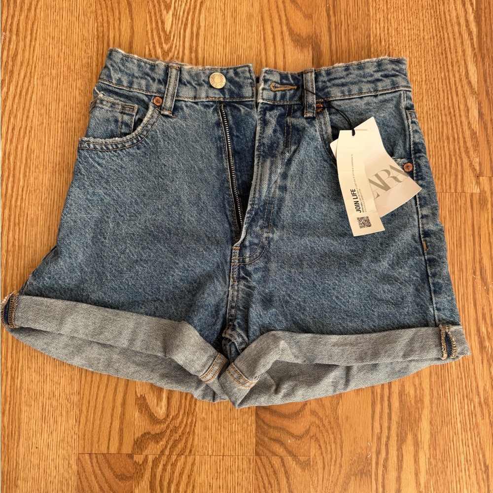 Zara Hi-Rise Mom Fit Jean Short - Size 2